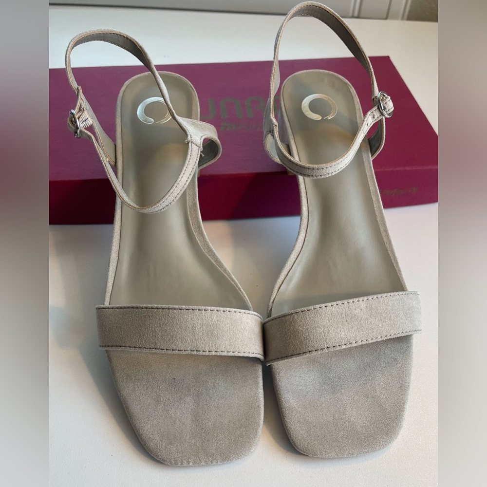 Elegant Beige Women's Sandals